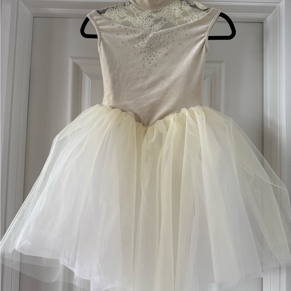 Weissman ballet costume.  Worn once.  Excellent condition.  Cream color Size MC